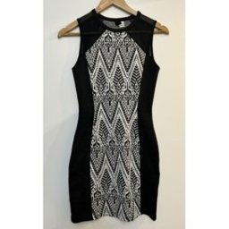 Robe courte H&M; Robe noire cintrée Noir