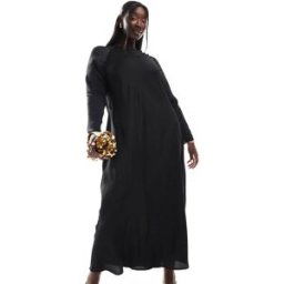 Asos Curve ASOS DESIGN Curve - Robe longue coupÃ©e en biais en satin avec dÃ©tail boutonnÃ© - Noir Noir 50 female