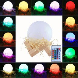 1W 3D Print Moon Lampe USB de charge de contrôle tactile 16 couleurs changeant LED Night Light économie d énergie avec support en bois Base et télécommande, Diamètre: 8cm