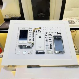 Support de cadre photo pour téléphone portable 3D faux factice non fonctionnel Démonter le cadre de spécimen pour iPhone 4 (blanc)