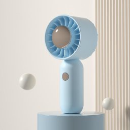 La main tient un petit ventilateur portable Mini ventilateur de poche, style : version de placage bleu.