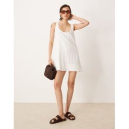 ASOS DESIGN - Robe fluide coupe courte Ã©vasÃ©e en maille au crochet avec encolure dÃ©gagÃ©e - Blanc Blanc 46 female
