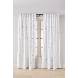 Rideau en coton brodé avec naud Maeve en Blue taille: 108" chez Anthropologie