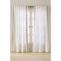 Rideau en coton festonné Maeve en Beige taille: 50 x 84 chez Anthropologie