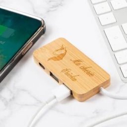 Ocadeau Hub USB en bois gravé