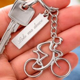 Ocadeau Porte clé cycliste gravé