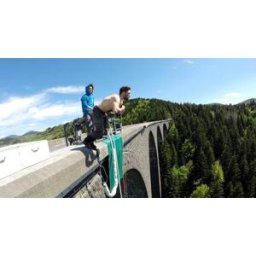 Cap Adrénaline Saut à l'élastique depuis le Viaduc de la Recoumène près du Puy-en-Velay