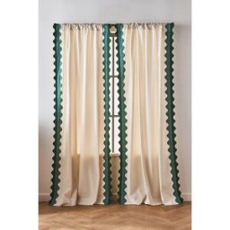 Rideau en coton festonné Maeve en Green taille: 50 x 84 chez Anthropologie