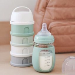 Béaba Boîte doseuse de lait empilable cotton white-sage green