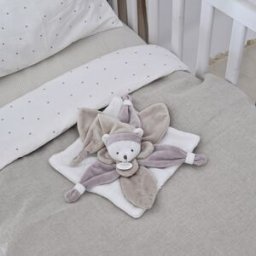 Doudou et Compagnie Coffret doudou pétale J'aime mon doudou ours beige (24 cm)