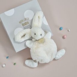 Doudou et Compagnie Coffret doudou plat gris Mon tout petit Lapin Bonbon (26 cm)