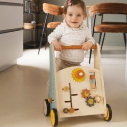 Trois Kilos Sept Chariot de marche en bois