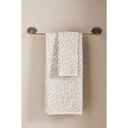 Collection de Serviettes Lola Leopard en Beige chez Anthropologie