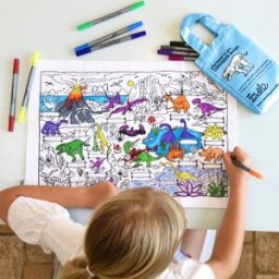 Eatsleepdoodle Set de table à colorier lavable et réutilisable Dino avec 10 feutres