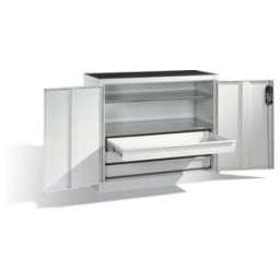 C + P Möbelsysteme Armoire d'appoint à outils C+P avec portes battantes, 2 tablettes et 3 tiroirs, H1000xL1200xP500mm Façade gris clair Corps gris clair ; C + P Möbelsys (8831-5035 S10144)