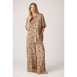 It's 9pm Ensemble chemise léopard Antibes et pantalon à jambes larges taille: Uk 16 chez Anthropologie