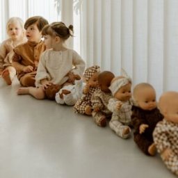 Atelier Wagram Poupée Romy avec tenue col Gaze Léopard Marron
