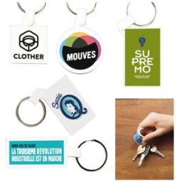 Porte-clés carrés en plastique souple 35x35 mm avec anneau de 25 mm personnalisés pas cher PVC blanc