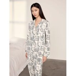 Chelsea Peers Chelsea Peers Petite Cotton Safari Stamp Print Long Pyjamas Set pâle FR 40 (EU 38)