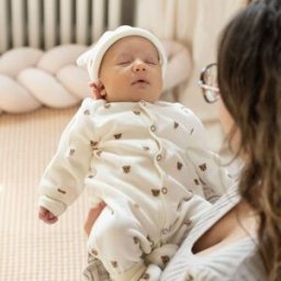 Trois Kilos Sept Kit de naissance Ours Moka 6 pièces (naissance)