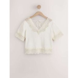 next Haut en satin à col en V et bordure en dentelle crème FR 44 Petite (EU 42 P)