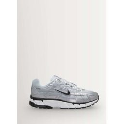 Nike Nike P-6000 Trainers argenté EU 41 (UK 7)