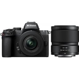 Nikon Z50II + Nikkor DX 16-50mm f3,5-6,3 VR + DX 35mm f1,7 Macro