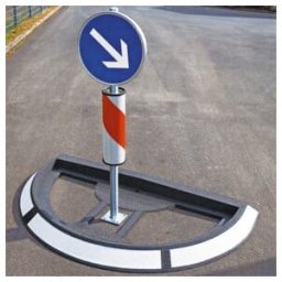 GAMMA Poteau de signalisation 60/1550 mm galvanisé à chaud avec platine de fixation ; MORAVIA (283.17.120)