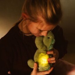 Atelier Pierre Junior Peluche veilleuse Jéroom le dinosaure
