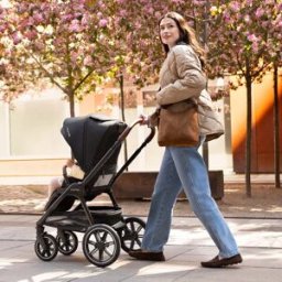 Nuna Poussette compacte et ultra-légère TRVL URBN Château