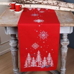 Chemin de table à broder ""bois sous la neige