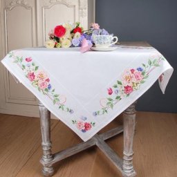 Nappe à broder ""bouquet de fleurs