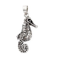 Ezüst medál antikolt csikóhal mintás 925‰-es