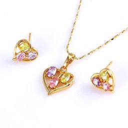 18k Gold filled szív ékszerszett, színes kövekkel