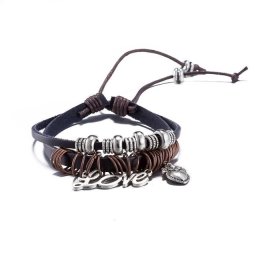 LOVE charmmal díszített bőr karkötő