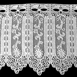 Vitrázs függöny, SZENDRŐ fehér virágos, 30 cm magas