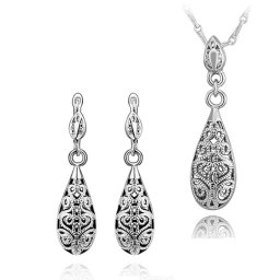 Egyedi, áttört mintával díszített alkalmi ékszerszett