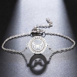 Pillangó, kristályokkal díszített nemesacél karlánc