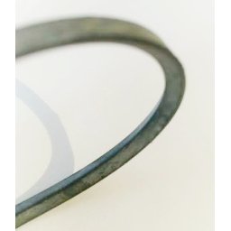 Háromszög profilú szíj. Belső átmérő 57mm