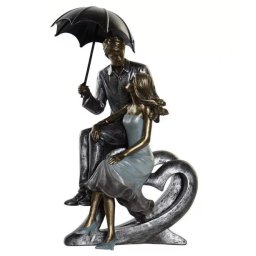 Szerelmes pár esernyővel figura II.