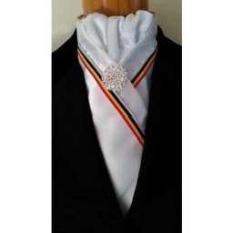 HB 1912 Nyakkendő Belga mintás díszítéssel dísztűvel fehér lovas