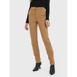Vero Moda Szövet nadrág Luccalilith 10258104 Barna Regular Fit