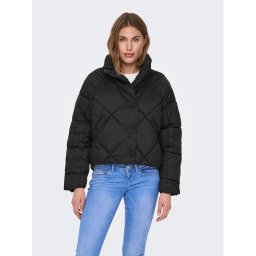 ONLY Pehelykabát Carol 15271107 Fekete Regular Fit