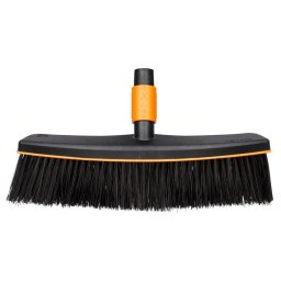 Fiskars Quikfit járdatisztító-/ teraszseprű-fej