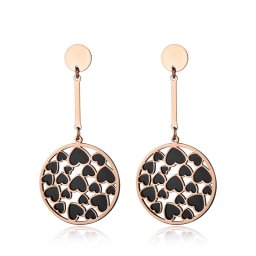 Fekete szíves, hosszú fazonú nemesacél fülbevaló