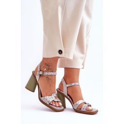 Magassarkú szandál step in style MM-181769