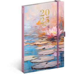 Keménytáblás heti zsebnaptár krémszínű lapokkal, leszorító gumiszalaggal Waterlily 130x210mm, Realsystem 2025.