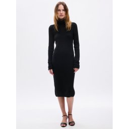 Gap Kötött ruha 814747-01 Fekete Slim Fit