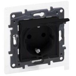 Legrand 863523 Niloé Step 2P+F csatlakozóaljzat (rugós), biztonsági zsaluval, IP44, fekete