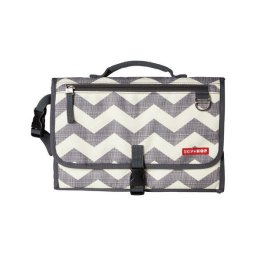 Skip Hop Pelenkázótáska alátét - Pronto Signature Chevron